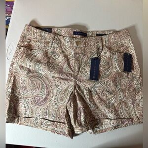 Bandolino mandie shorts size 16w. NWT